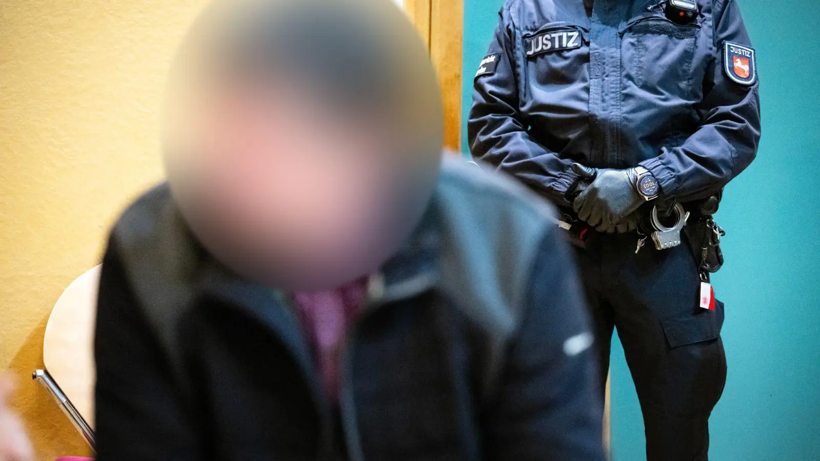 Bald wird das Urteil erwartet. Im Mordprozess hat nun die Staatsanwaltschaft eine hohe Haftstrafe gefordert. (Foto: Sina Schuldt/dpa)