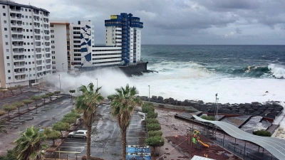 Im Herbst und im Winter ist es auf den Kanaren in Küstennähe nicht immer ungefährlich. (Archivfoto) (Foto: Cedida/Europa Press/dpa)
