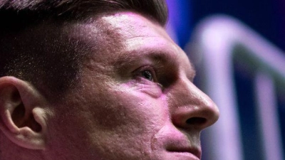 Kroos war für das Finale der Icon League in Berlin. (Foto: Fabian Strauch/dpa)