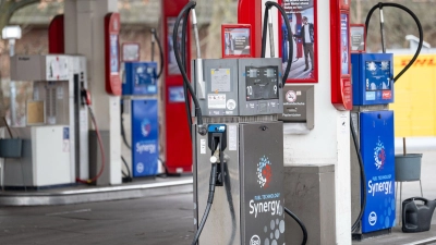 Eine Tankstelle in Berlin-Tiergarten. Momentan bewegen sich die Preise nach unten, (Foto: Fabian Sommer/dpa)