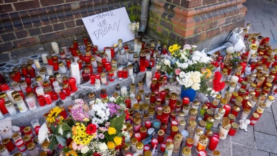 Die Anteilnahme an dem Tod des achtjährigen Fabian ist groß.  (Foto: Stefan Sauer/dpa)