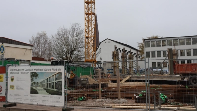 Auf der Baustelle für das neue M-Gebäude der Markgraf-Georg-Friedrich-Realschule Heilsbronn zeichnen sich bereits erste Konturen des Hauses ab. (Foto: Thomas Schaller)