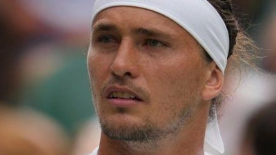 Alexander Zverev sucht nach Antworten. (Foto: Kin Cheung/AP/dpa)