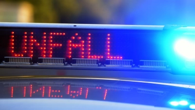 In der Nacht kam es auf zwei Autobahnen in Bayern zu Vollsperrungen nach Unfällen. (Symbolbild) (Foto: Stefan Puchner/dpa)