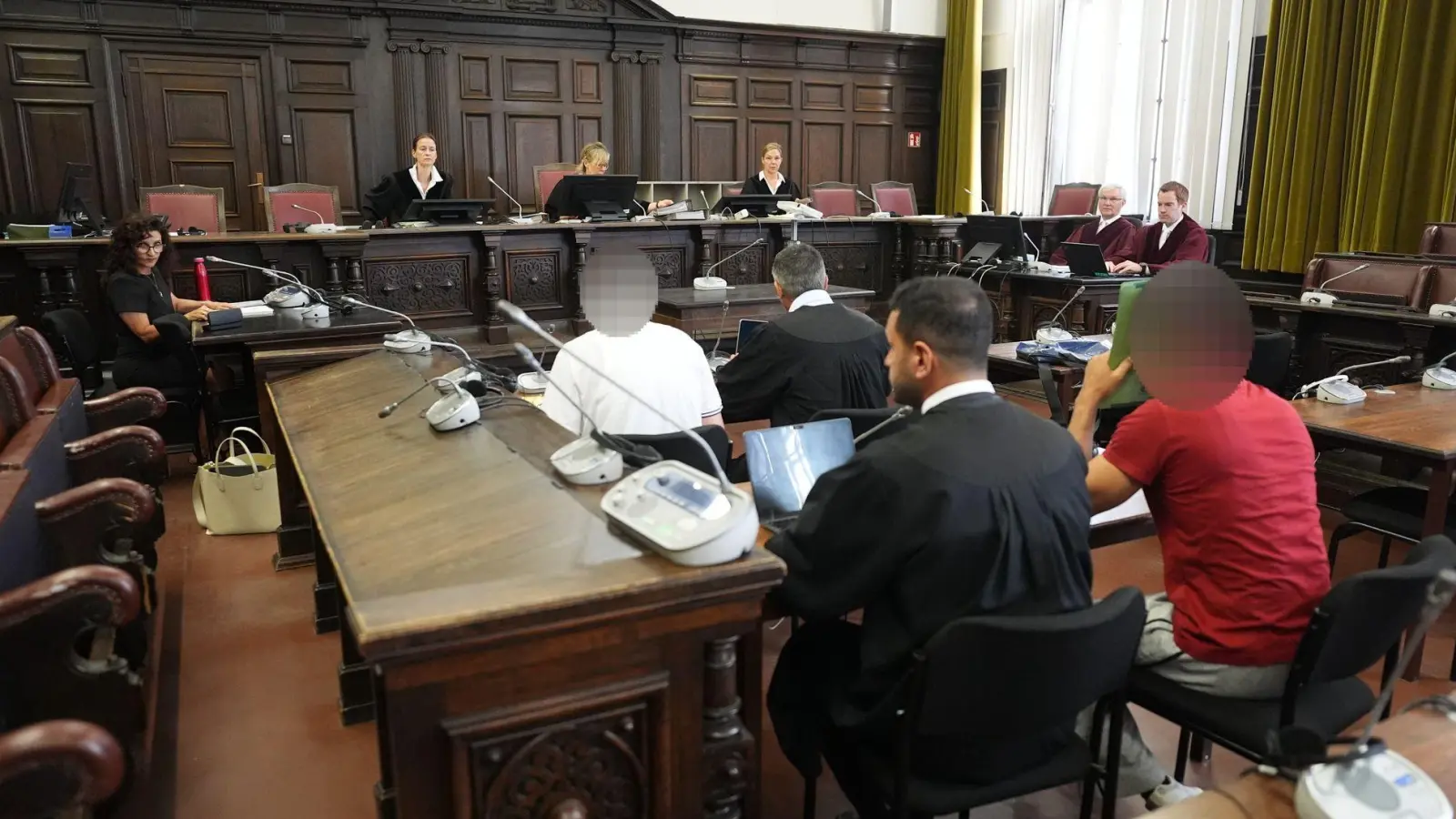 Der Hauptangeklagte laut Anklage soll in Dienten des iranischen Geheimdienstes gestanden haben.  (Foto: Marcus Brandt/dpa)