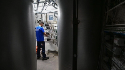 Gesetzliche Prüfpflicht für Mehrfamilienhäuser: Eigentümer von Gebäuden mit sechs oder mehr Wohnungen müssen ihre Heizungsanlagen gemäß GEG überprüfen lassen. (Foto: Bernd Weißbrod/dpa/dpa-tmn)