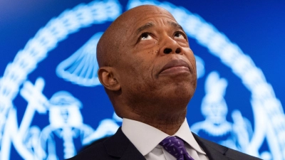 Eric Adams zieht sich aus dem Rennen zurück.  (Foto: Julia Demaree Nikhinson/AP/dpa)