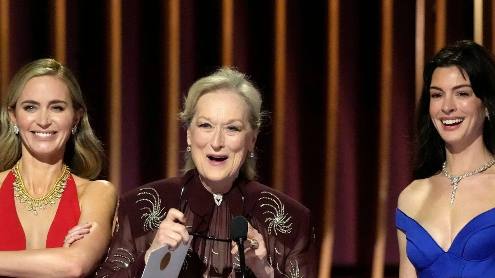 Ein Trailer für „Der Teufel trägt Prada 2“ zeigt Meryl Streep, Anne Hathaway und Emily Blunt wieder in ihren alten Rollen als Miranda, Andy, und Emily vereint. (Archivbild) (Foto: Chris Pizzello/Invision via AP/dpa)