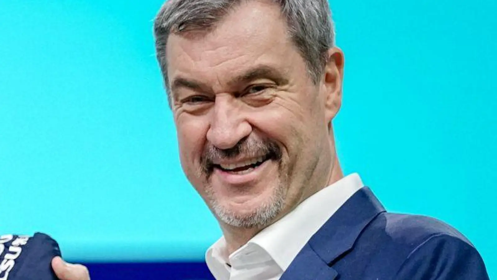 „Wir wollen dich nicht auf den Mond schießen“, sagte CDU-Chef und Bundeskanzler Friedrich Merz (link) zu CSU-Chef Markus Söder.   (Foto: Kay Nietfeld/dpa)