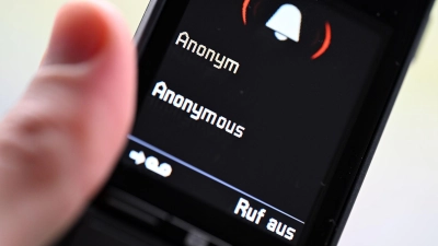 Die Staatsanwaltschaft Kempten hat einen 32-Jährigen wegen seiner mutmaßlichen Beteiligung an mehreren „Schockanrufen“ angeklagt. (Symbolbild) (Foto: Wolf von Dewitz/dpa-Zentralbild/dpa)