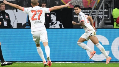 War der Matchwinner in Frankfurt: Bayerns Luis Díaz (r). (Foto: Arne Dedert/dpa)