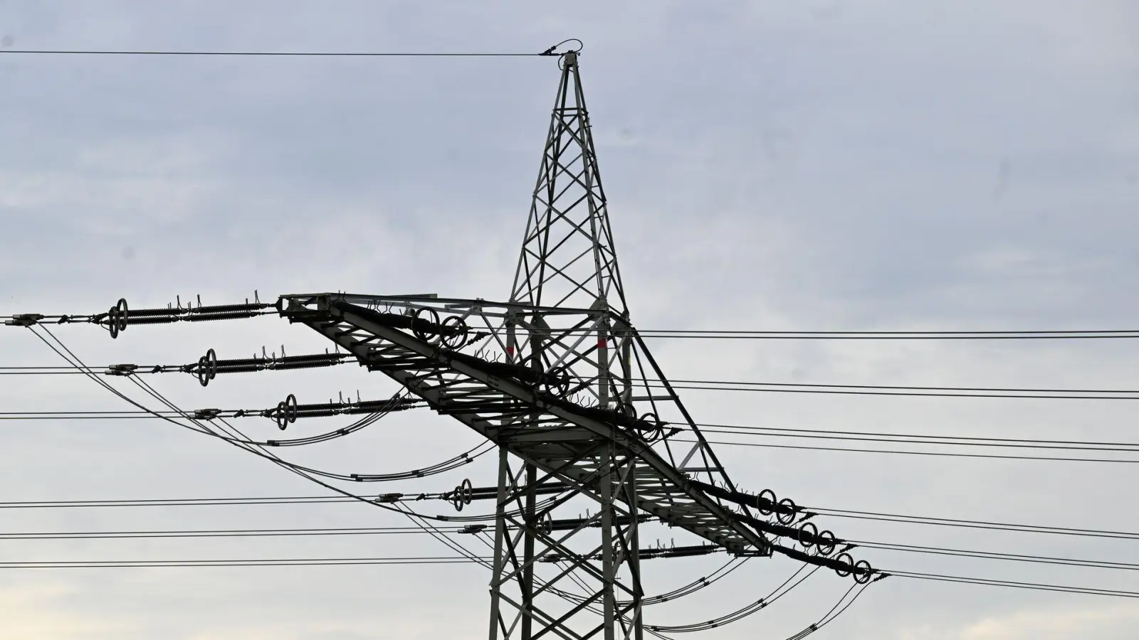 Als Ursache wurde ein Problem bei einem übergeordneten Versorger genannt. (Symbolbild) (Foto: Roberto Pfeil/dpa)