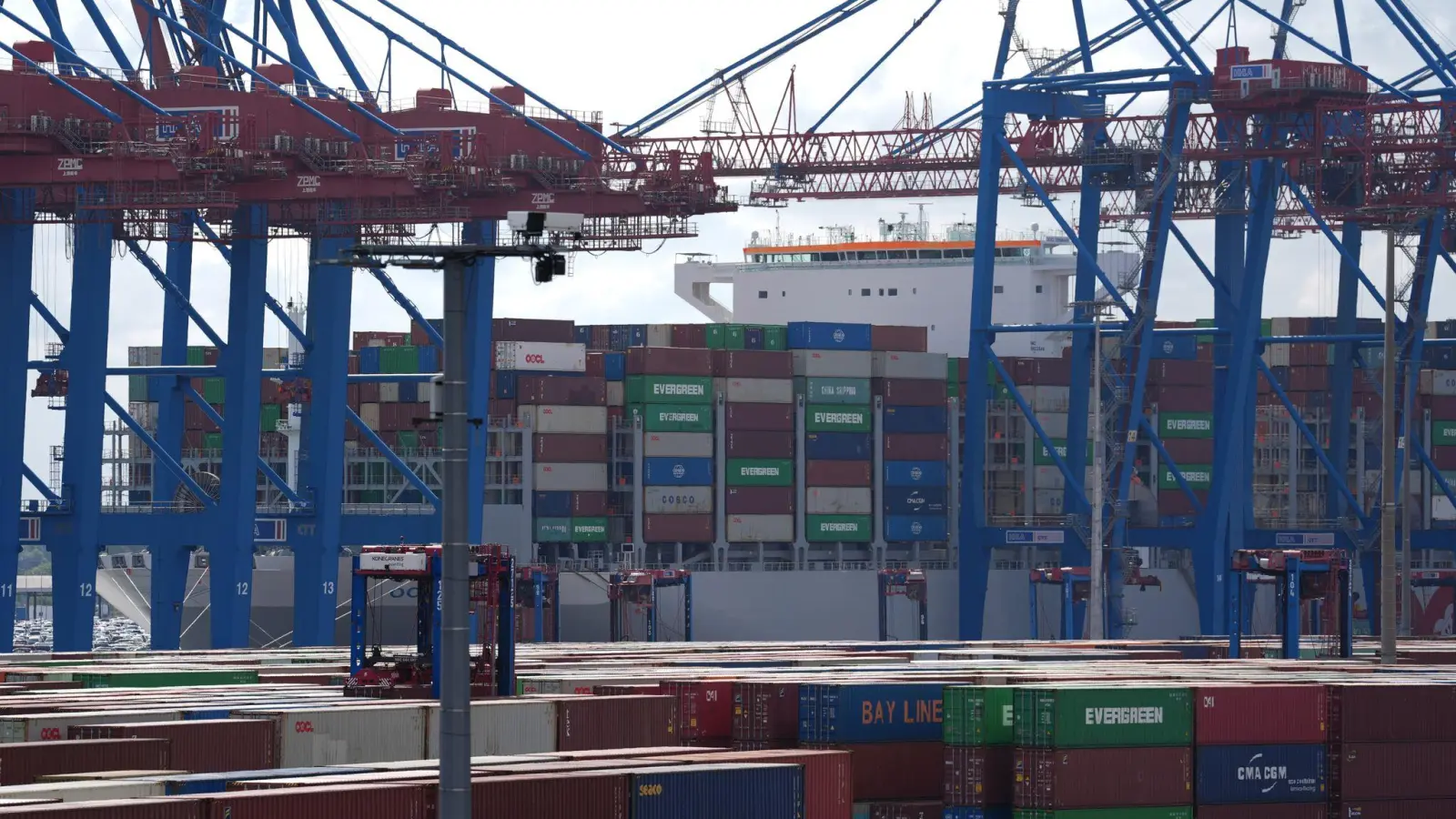 Deutsche Exporteure leiden unter dem Zollstreit mit den USA (Foto: Marcus Brandt/dpa)