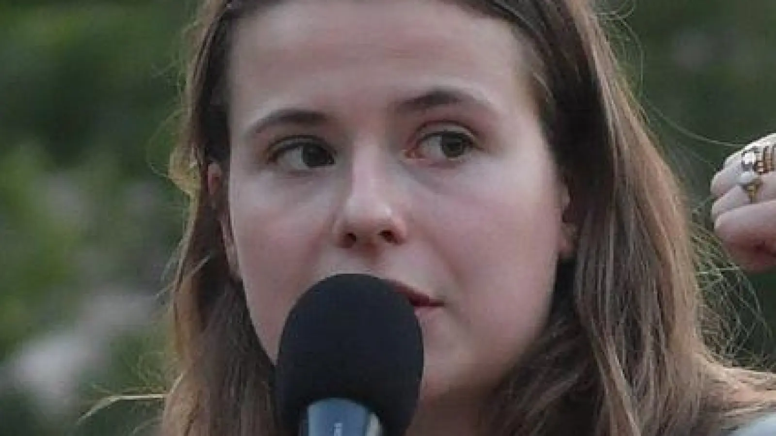 Die Klimaaktivistin Luisa Neubauer wird zu einer Protestveranstaltung gegen Gasbohrungen in Reichling am Ammersee erwartet. (Archivbild)  (Foto: Paul Zinken/dpa)