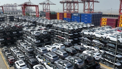 Vor allem in China haben die Autobauer mit Rückgängen zu kämpfen. (Archivbild) (Foto: XinHua/dpa)