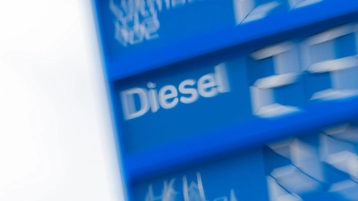 Eine mögliche Freigabe von Reserven zu organisieren, sei Aufgabe der Internationalen Energieagentur (IEA), hieß es von der EU-Kommission. (Illustration) (Foto: Rolf Vennenbernd/dpa)