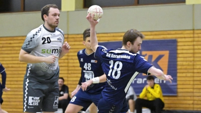 Daniel Stützer (am Ball, hier im Spiel gegen Lauf/Heroldsberg) erzielte das letzte Tor für Kernfranken in Nürnberg. (Foto: Martin Rügner)