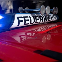Die Feuerwehr war am Samstag im Ansbacher Stadtteil Winterschneidbach im Einsatz.  (Symbolbild: Sven Hoppe/dpa)