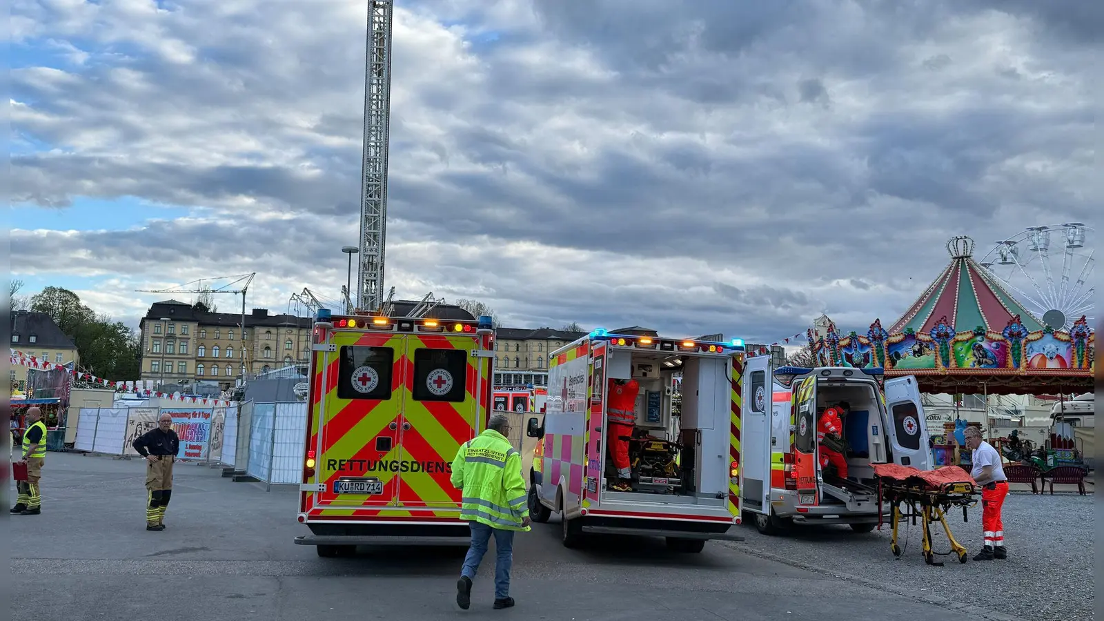 Auf dem Volksfest in Bayreuth ist es am Abend zu einem Unfall gekommen.  (Foto: Ferdinand Merzbach/NEWS5/dpa)