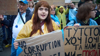 Gegen die ausufernde Korruption in der Ukraine hatte es zuletzt auch die größten Proteste seit Beginn des russischen Angriffskrieges gegeben. (Archivbild) (Foto: Efrem Lukatsky/AP/dpa)
