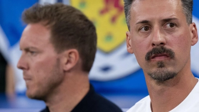 Sandro Wagner (rechts) war vor seinem Job in Augsburg der Assistent von Bundestrainer Julian Nagelsmann. (Archivfoto) (Foto: Sven Hoppe/dpa)