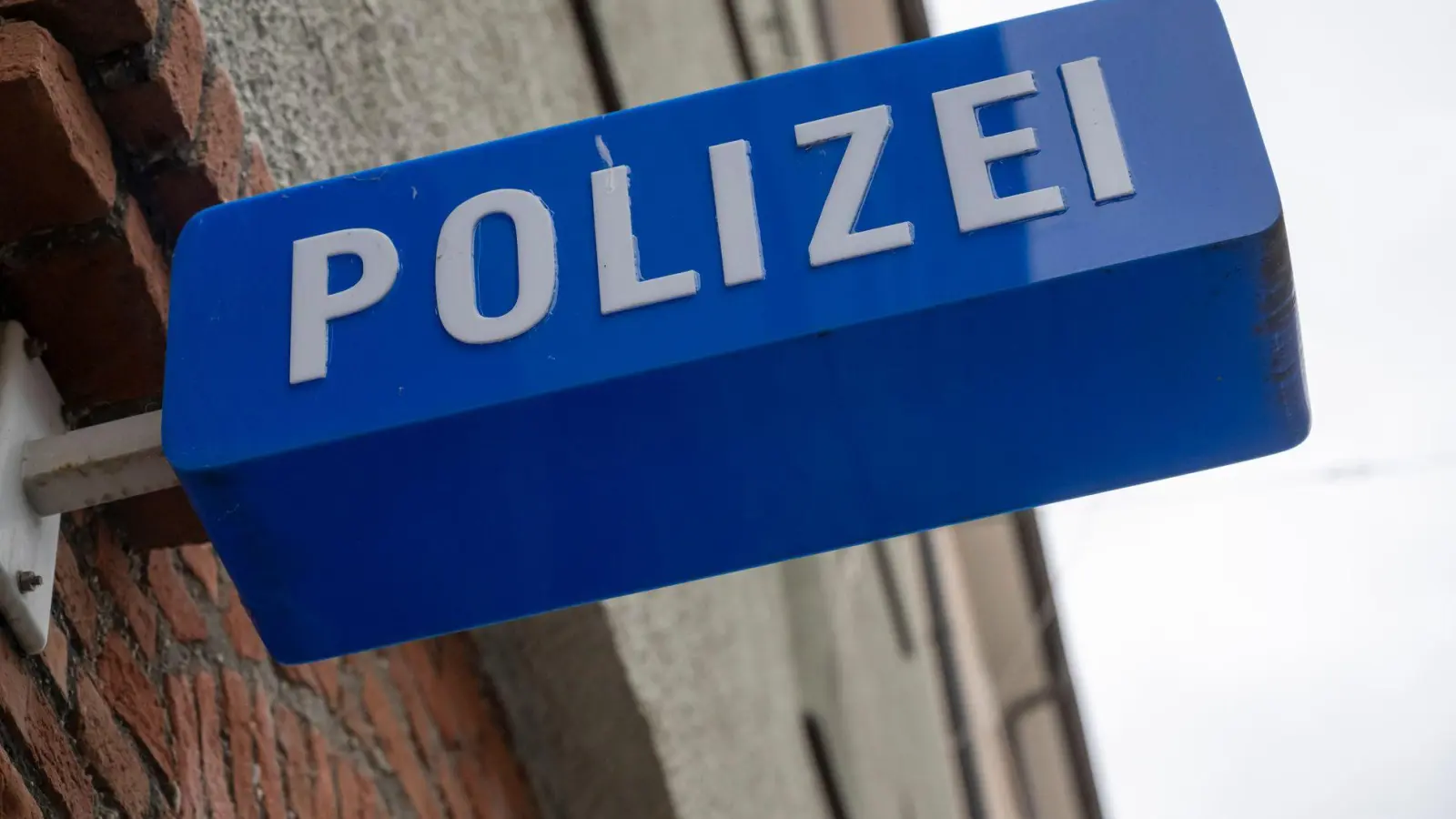 Die Polizei ist vor Ort. (Symbolbild) (Foto: Peter Kneffel/dpa)