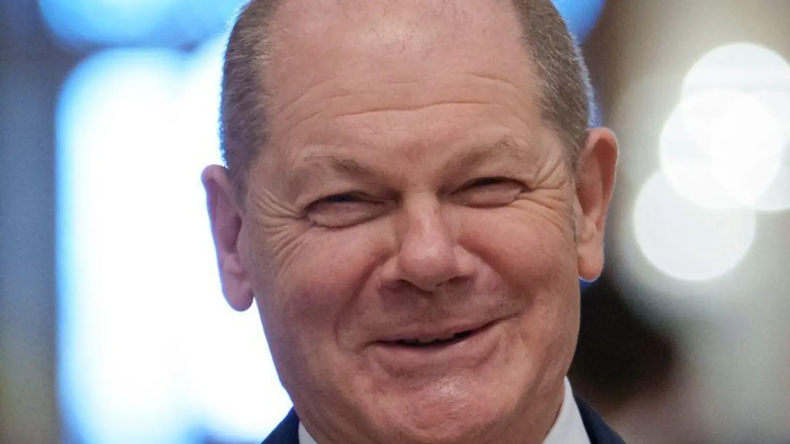 Bundeskanzler Olaf Scholz gewährt ab heute auf Tiktok einen Einblick in seinen Arbeitsalltag. (Foto: Andreea Alexandru/AP/dpa)