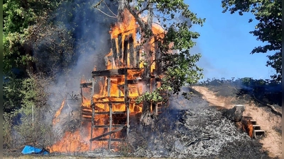 Der Feuerwehr gelang es, die Flammen schnell unter Kontrolle zu bringen. (Foto: Peter Wolf)