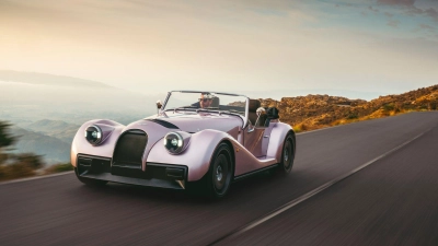 Retro-Roadster: Die Preise für den Zweisitzer mit freistehenden Scheinwerfern und geschwungenen Kotflügeln sollen bei 120.000 Euro beginnen. (Foto: Morgan Motor/dpa-tmn)