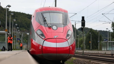 Die Probefahrten mit dem umgerüsteten Frecciarossa werden laut Bahn mehrere Monate dauern.  (Foto: dpa)