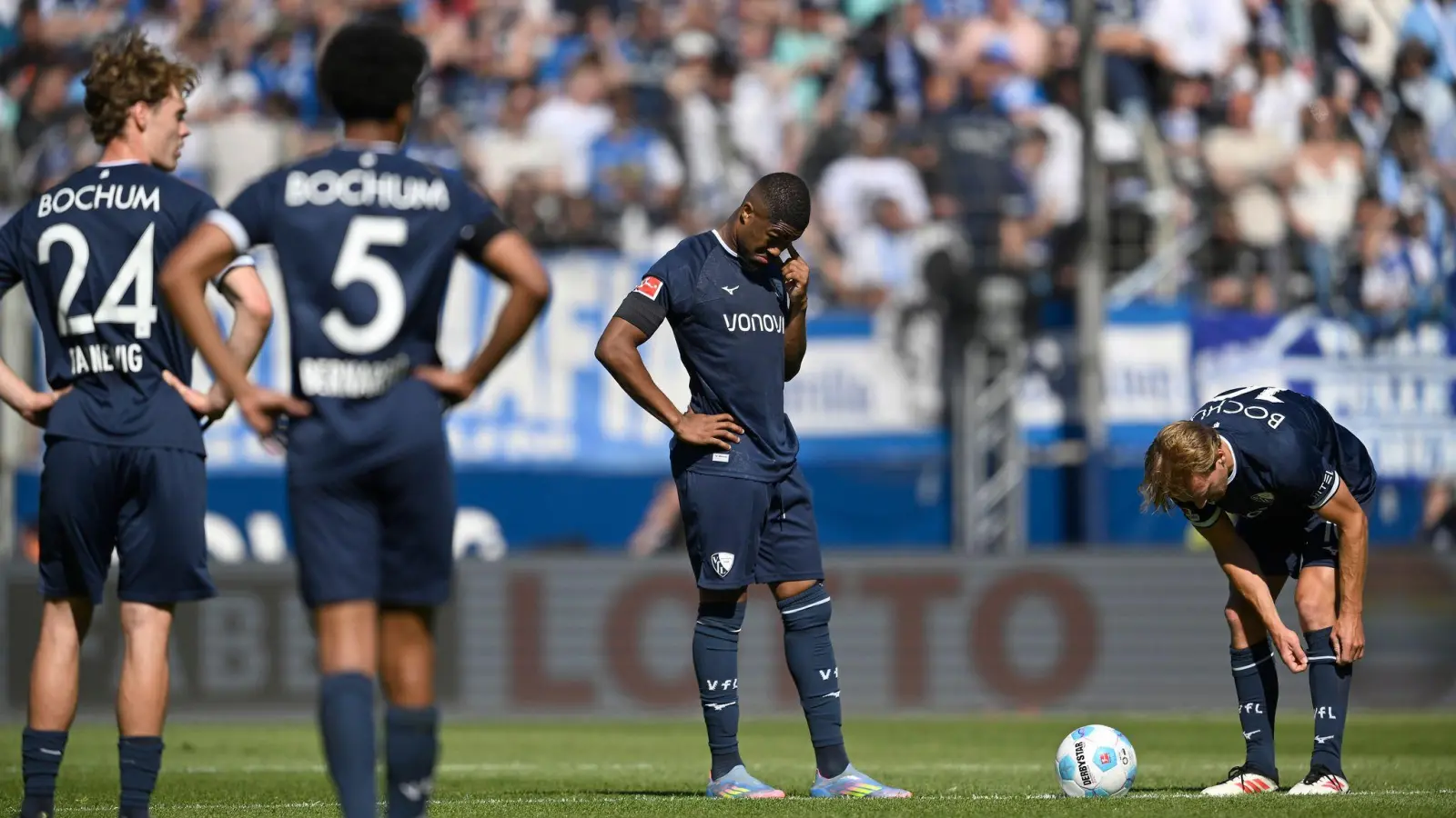 Der VfL Bochum steigt zum siebten Mal aus der Bundesliga ab. (Foto: Anke Waelischmiller/dpa)