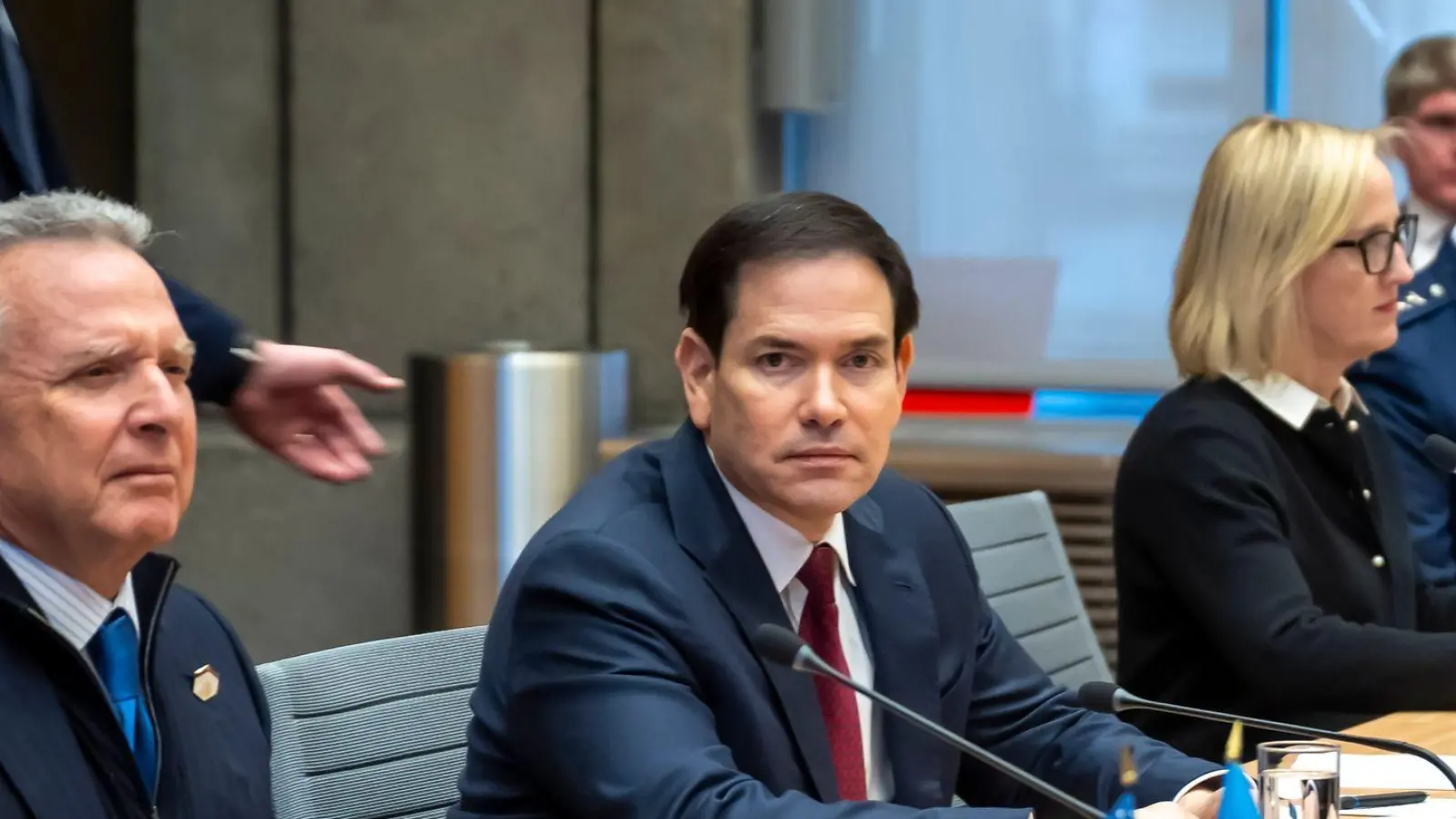 Die Verhandlungen zu dem US-Plan für ein Ende des Ukraine-Kriegs laufen derzeit auf Hochtouren. Können die Europäer mit eigenen Vorschlägen punkten? (Foto: Martial Trezzini/KEYSTONE/dpa)