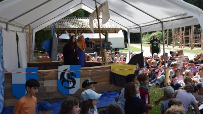 Jedes Jahr steht die Kinderzeltstadt unter einem neuen Motto. Während es im vergangenen Jahr um die Wikinger ging (unser Bild), brechen die Teilnehmenden diesmal in die Weiten des Weltraums auf. (Archivbild: Florian Schwab)