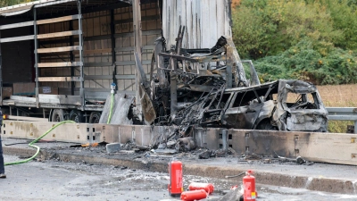 Bei einem Unfall auf der A59 bei Köln ist ein Mensch getötet worden. (Foto: Thomas Banneyer/dpa)