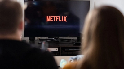 Das Landgericht Köln hat entschieden, dass Netflix einem Kunden, der gegen Preiserhöhungen geklagt hatte, fast 200 Euro zurückzahlen muss.  (Foto: Daniel Reinhardt/dpa/dpa-tmn)