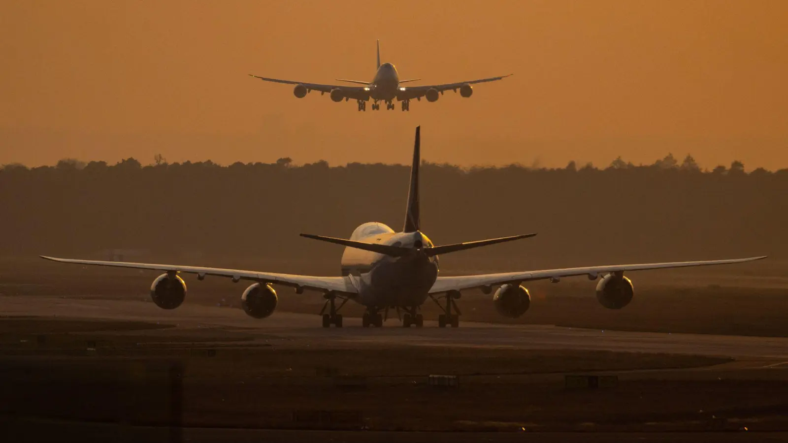 Am Frankfurter Flughafen ist die Wahl zum Betriebsrat abgebrochen worden.  (Foto: Boris Roessler/dpa)