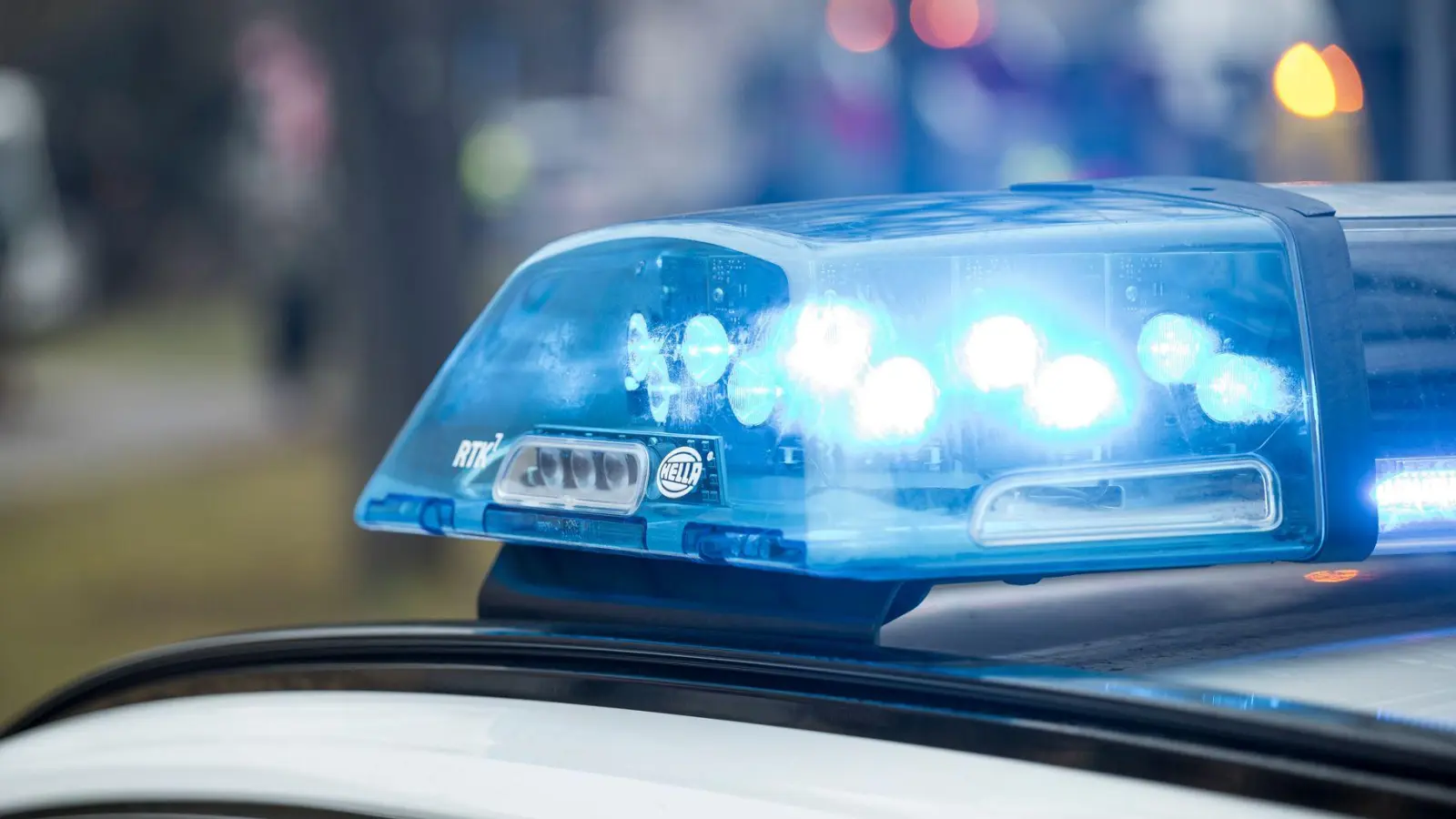 Weil ein 46-Jähriger zu stark alkoholisiert war, konnte die Polizei am Sonntag keinen Test vor Ort durchführen.  (Symbolbild: Daniel Vogl/dpa)