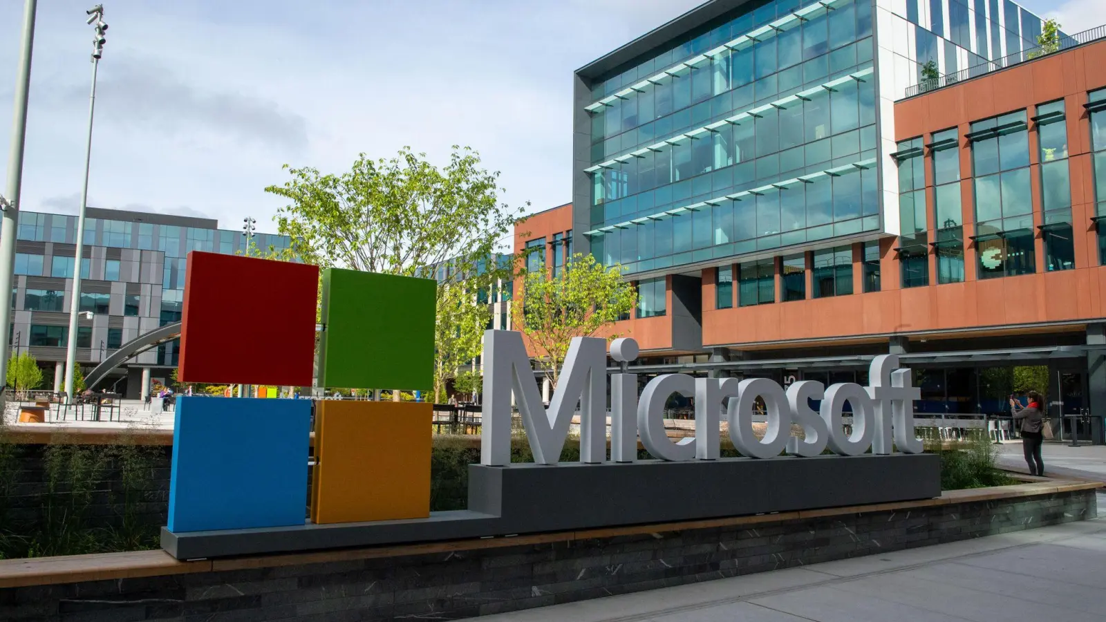 Microsoft profitiert seit Jahren von seinem Cloud-Geschäft. (Archivbild) (Foto: Andrej Sokolow/dpa)