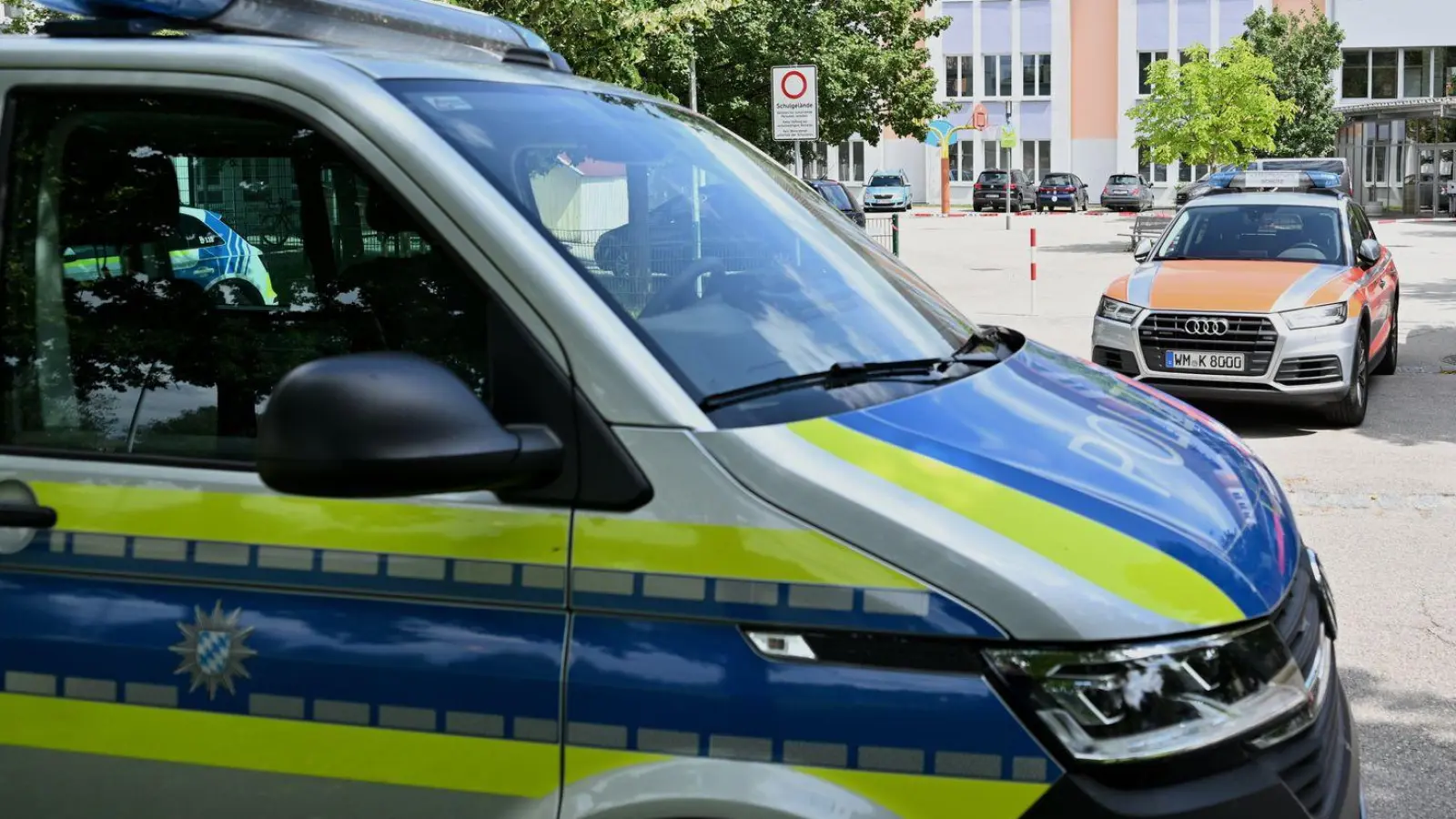 Die Polizei nahm nach eigenen Angaben den mutmaßlichen Täter fest. (Foto: Lennart Preiss/dpa)