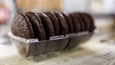 Aktueller Check der Stiftung Warentest: 39 von 49 untersuchten Lebkuchen, Spekulatius und Vanillekipferln enthielten nur sehr wenig Acrylamid. (Foto: Daniel Karmann/dpa/dpa-tmn)