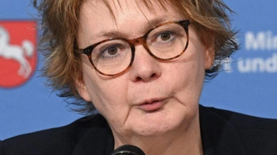 „Die Bewertung des Verfassungsschutzes ist eindeutig: Die größte Gefahr für unsere Gesellschaft geht vom Rechtsextremismus aus und die AfD Niedersachsen ist nach der Einstufung eindeutig diesem Phänomenbereich zuzuordnen, sagte Behrens. (Foto: Julian Stratenschulte/dpa)