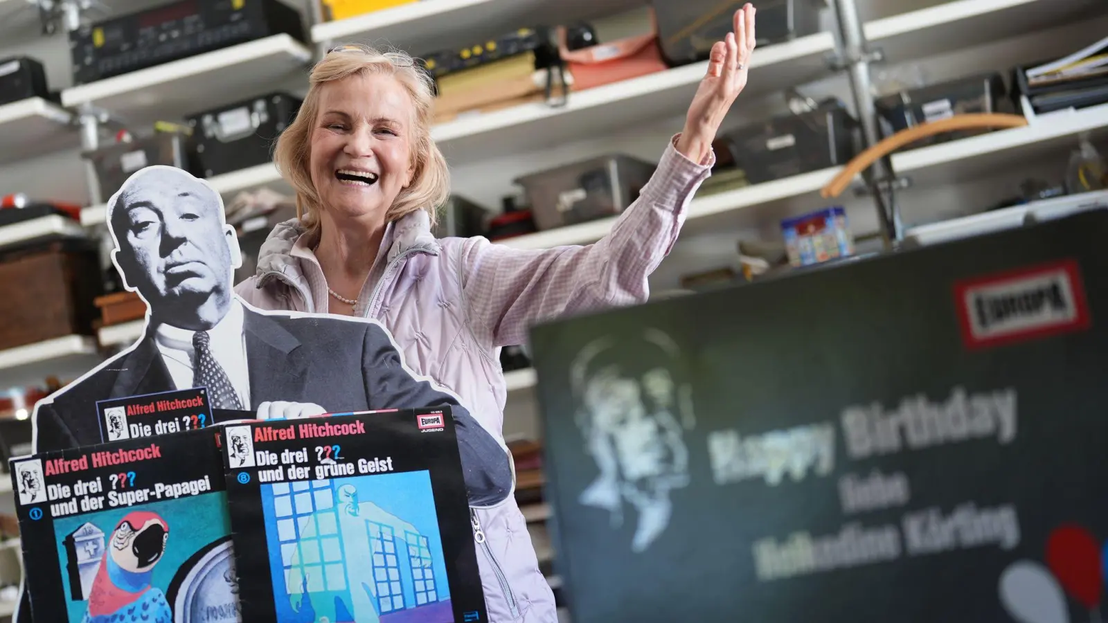 Heikedine Körting in ihrem Geräuschearchiv. (Foto: Marcus Brandt/dpa)