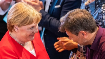 Robert Habeck mag den feinen Spott von Angela Merkel. (Foto: Robert Michael/dpa-Zentralbild/dpa)