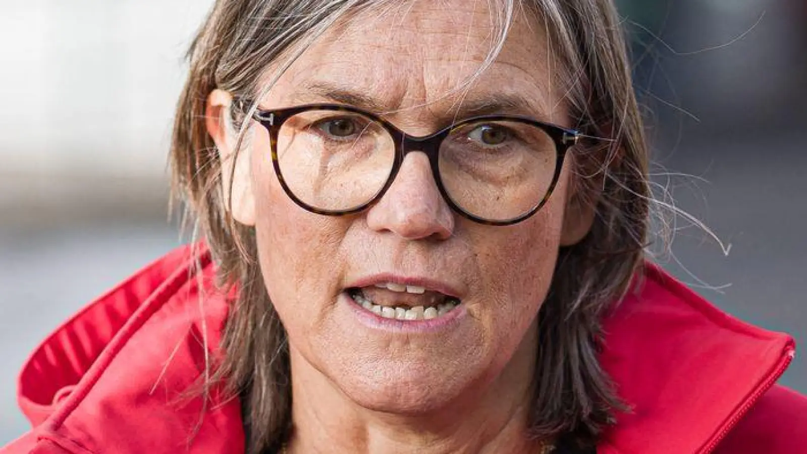 IG-Metall-Chefin Benner: „VW muss endlich wieder seiner Verantwortung als sozialer Arbeitgeber gerecht werden“. (Foto: Moritz Frankenberg/dpa)