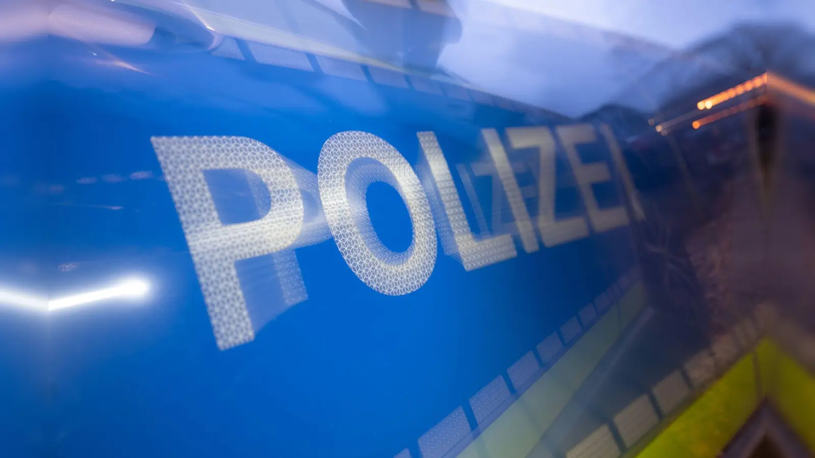 Die Kriminalpolizei ermittelt wegen des Verdachts des versuchten Mordes gegen einen 85-Jährigen. (Symbolbild) (Foto: Marijan Murat/dpa)
