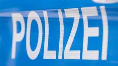 Knapp 100.000 Euro hat der Mann an den falschen Finanzberater überwiesen. (Symbolbild) (Foto: Boris Roessler/dpa)