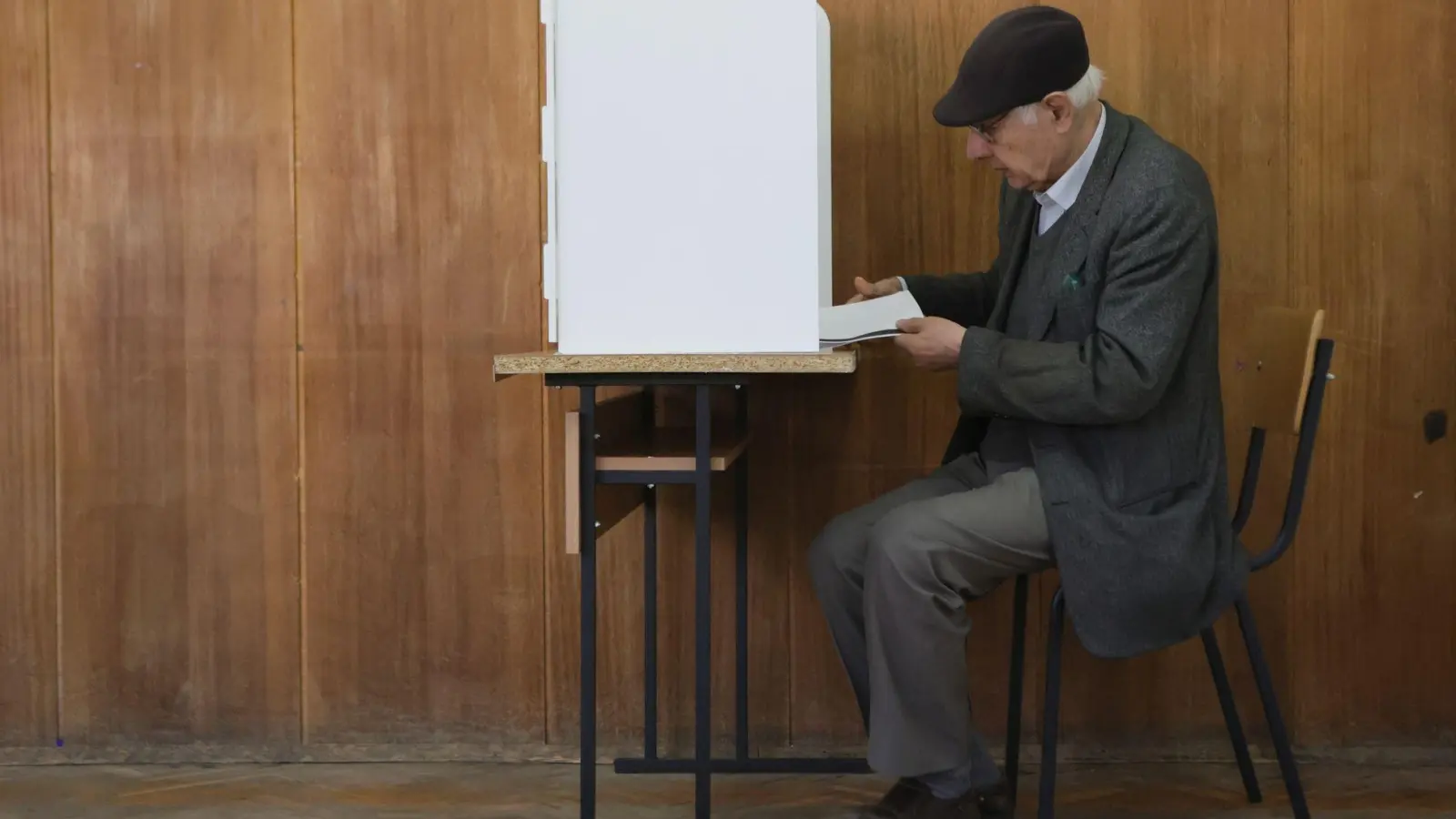 Die Wahl in Ungarn könnte Wahlberechtigte in Bulgarien motiviert haben, ihre Stimme abzugeben.  (Foto: Valentina Petrova/AP/dpa)