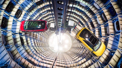 Der operative Gewinn der deutschen Autobauer sackte im dritten Quartal weiter ab. (Symbolfoto) (Foto: Moritz Frankenberg/dpa)