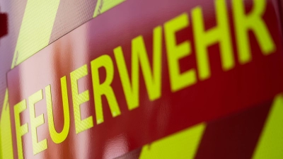 Die Feuerwehr fand die Frau in ihrer Wohnung. (Symbolbild) (Foto: Marijan Murat/dpa)