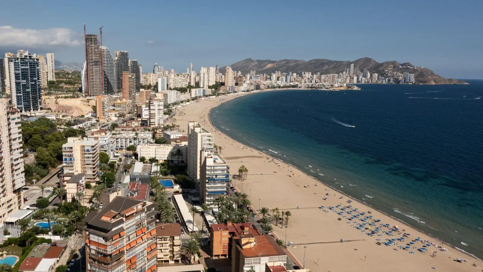 Manhattan am Mittelmeer - so wird Benidorm auch genannt. (Foto: Andreas Drouve/dpa-tmn)